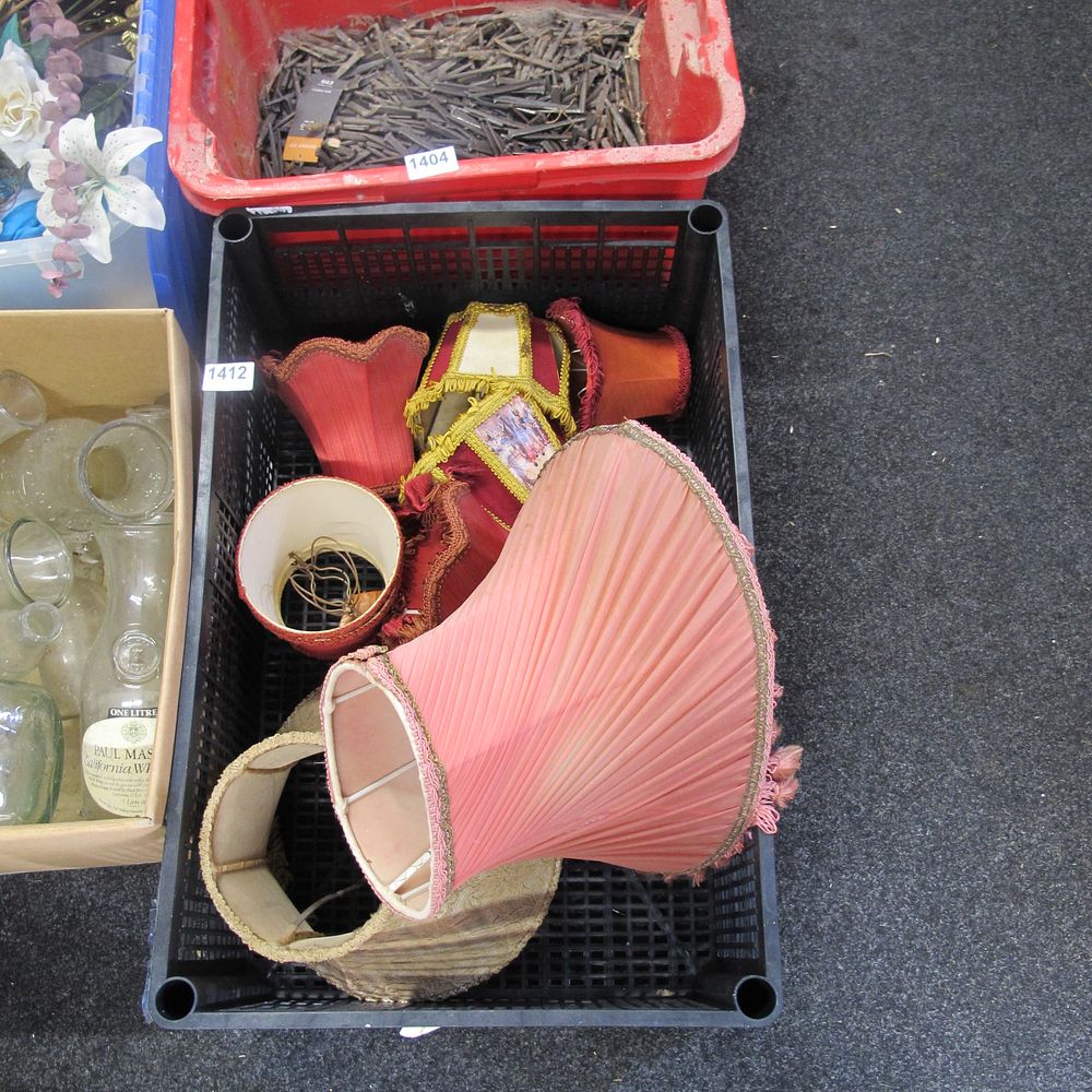 Lot 1412: A box of misc.lamp shades