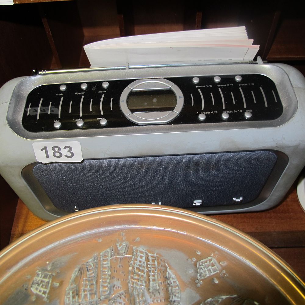 Lot 183: a nice tidy Bush radio 