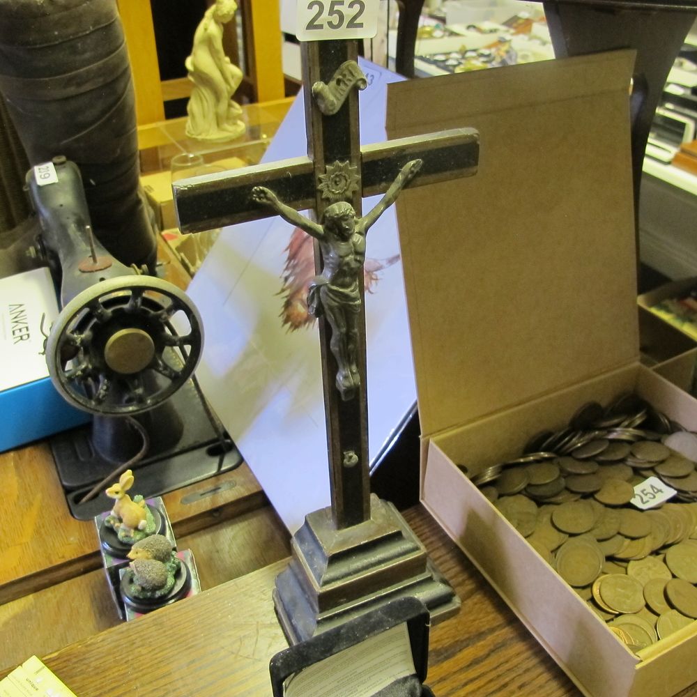 Lot 252: large crucifix 