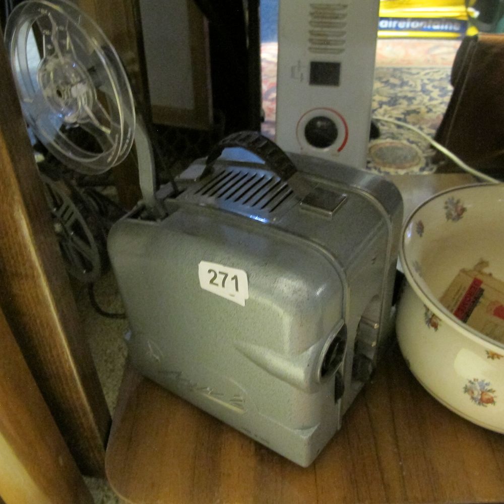 Lot 271: 8mm cine Reel projector 