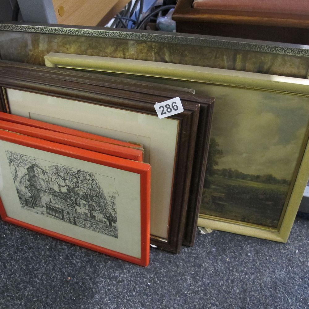 Lot 286: Selection of pictures 