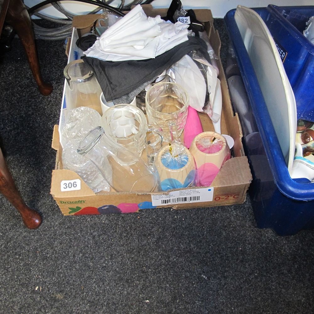 Lot 306: Box of misc