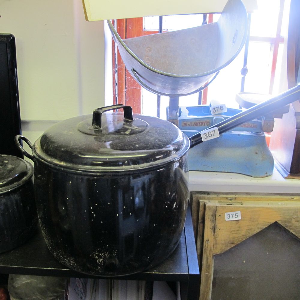 Lot 367: Large long handled pot 