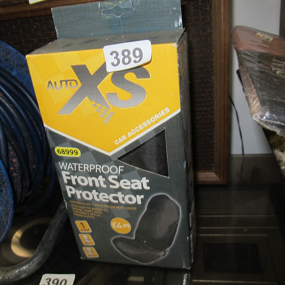 Lot 389: Boxed waterproof front car seat projector 