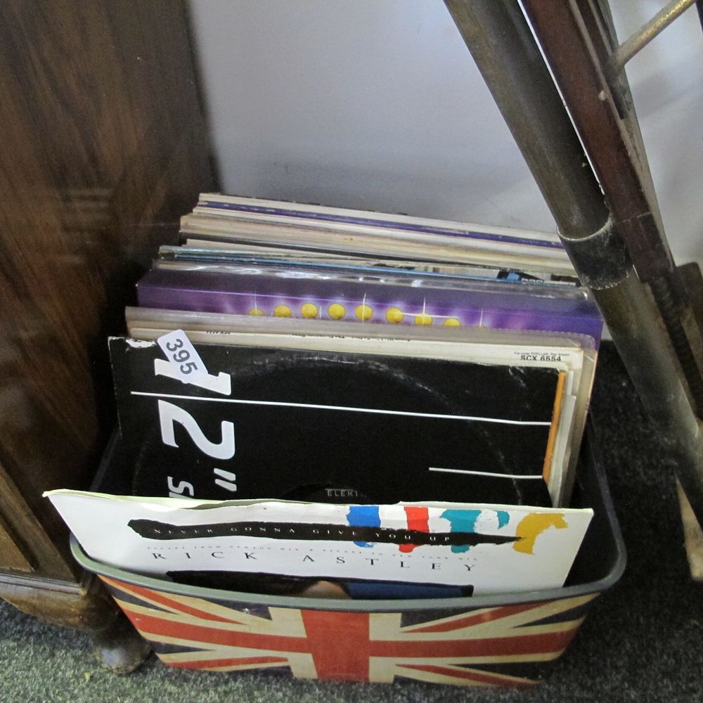 Lot 395: Collection of vinyl