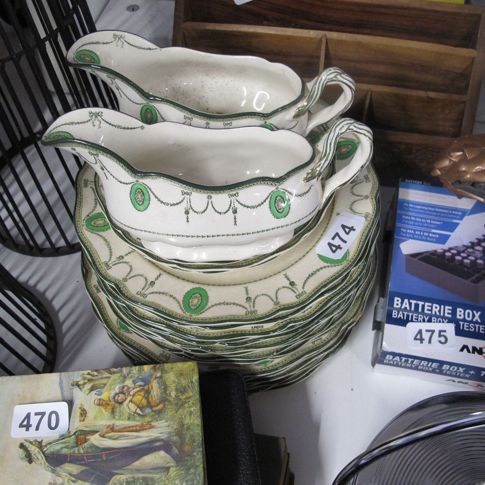 Lot 474: Royal Doulton Countess plates and pair of gravy...