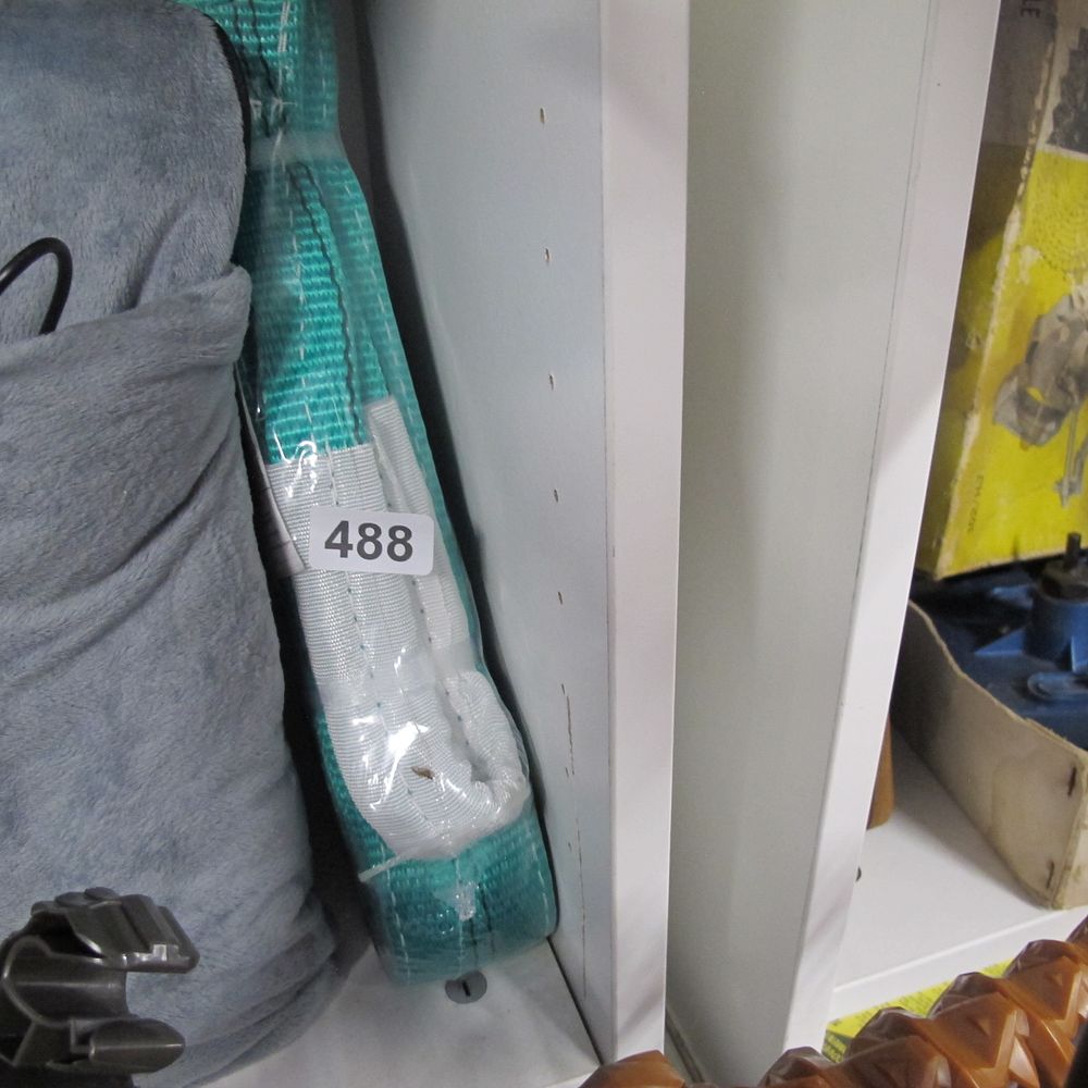 Lot 488: ratchet strap mew