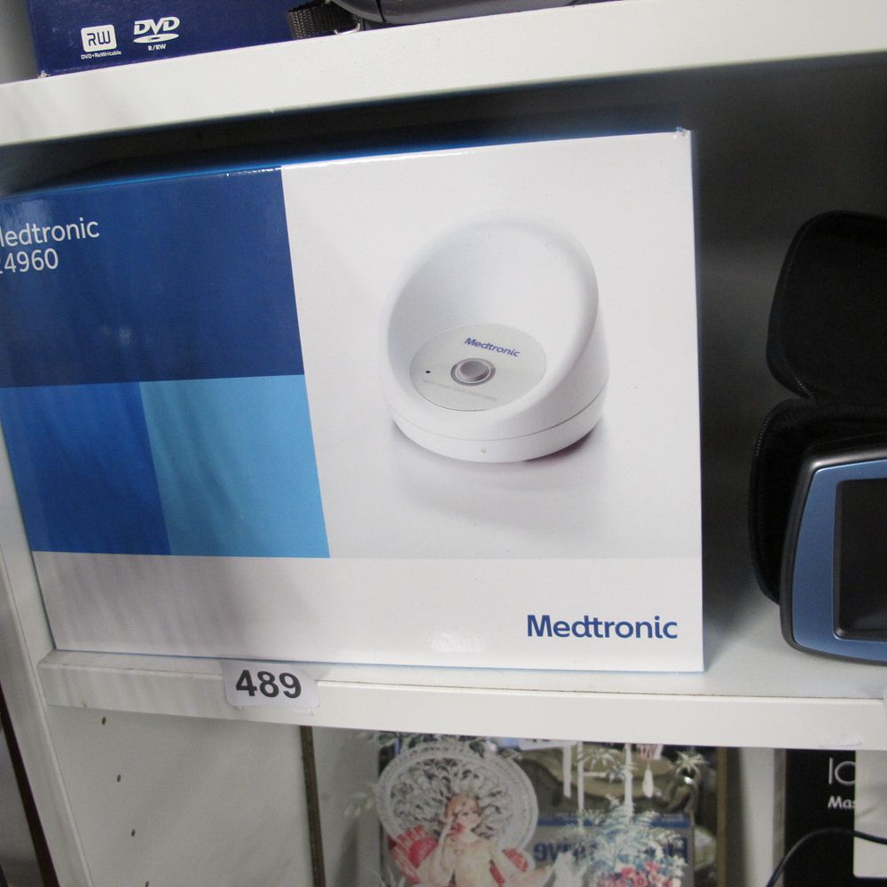 Lot 489: Medtronic 24960 MyCare Relay home communicator