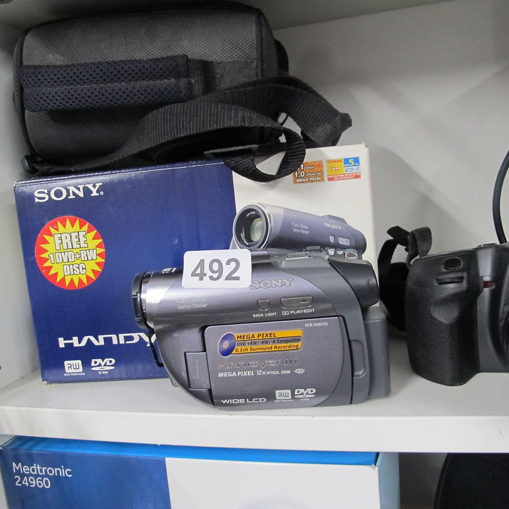 Lot 492: Sony hand camcorder DCR DVD 755