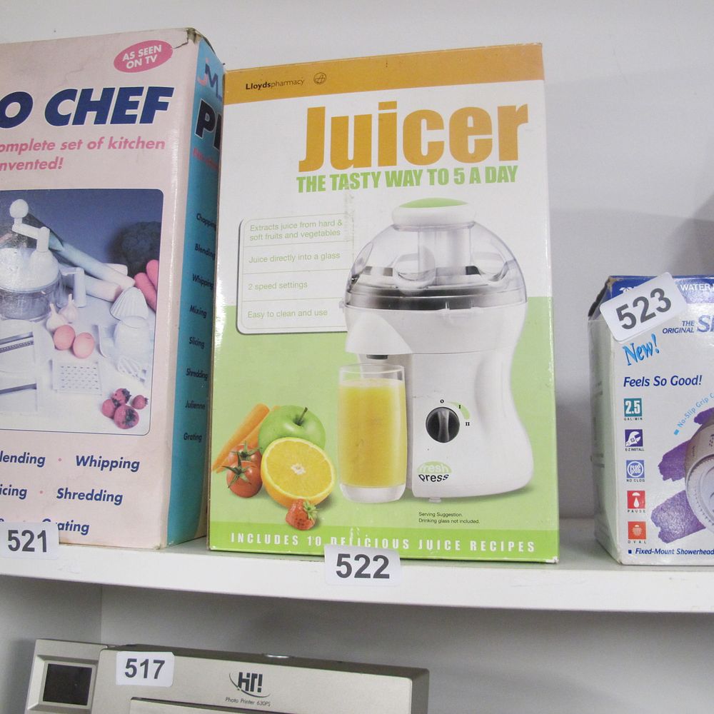 Lot 522: Boxed juicer