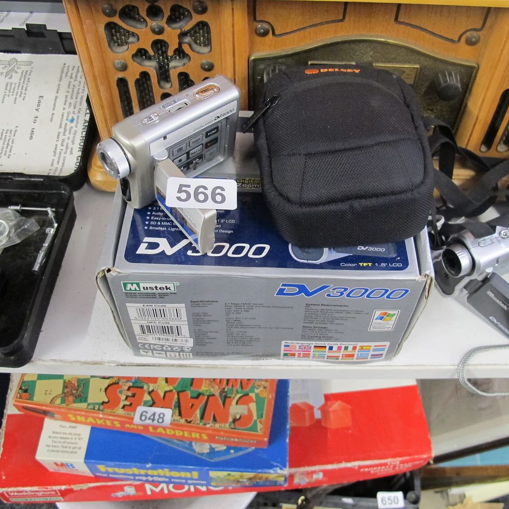 Lot 566: Mustek DV3000 Camcorder