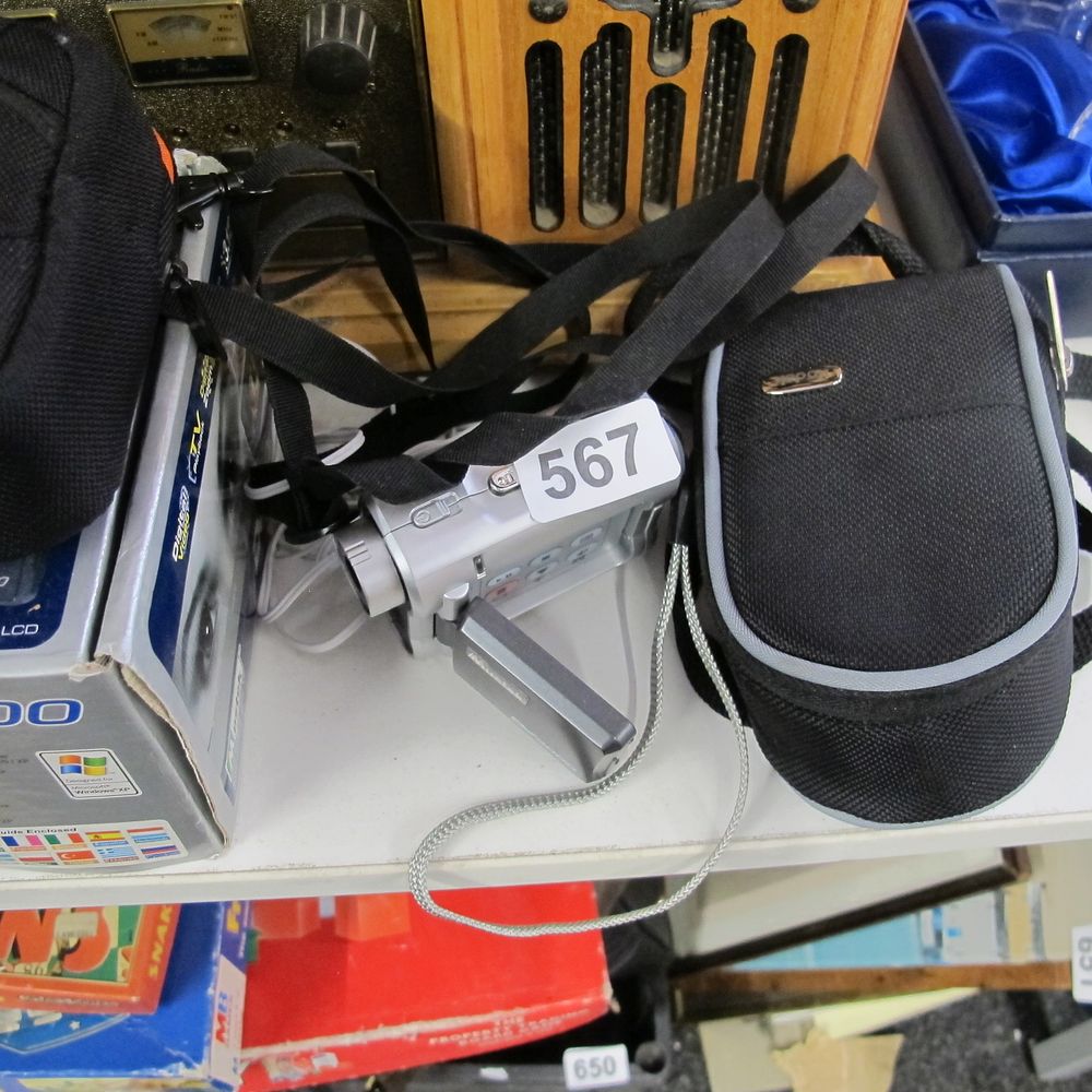 Lot 567: mini camcorder