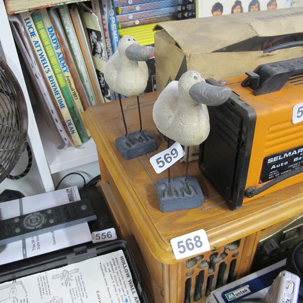 Lot 569: Pair of Anderson studio Seagull figurine