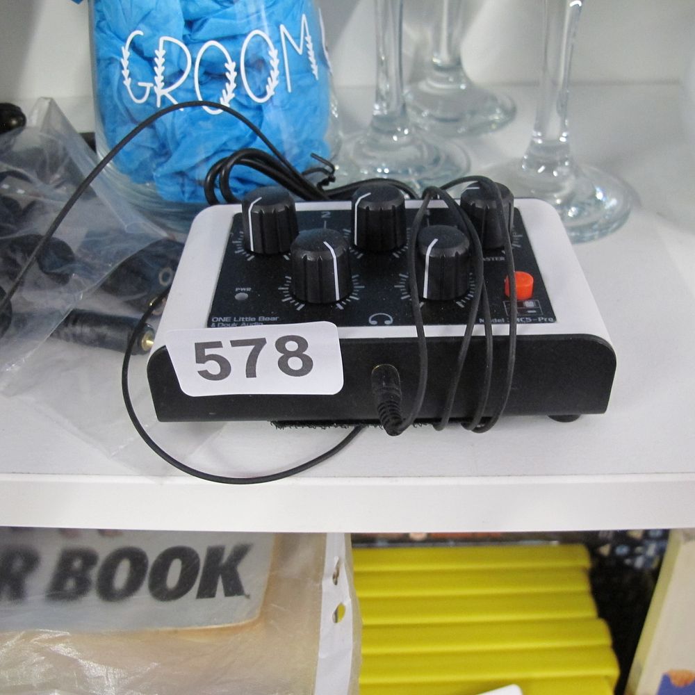 Lot 578: Portable stereo channel audio mixer