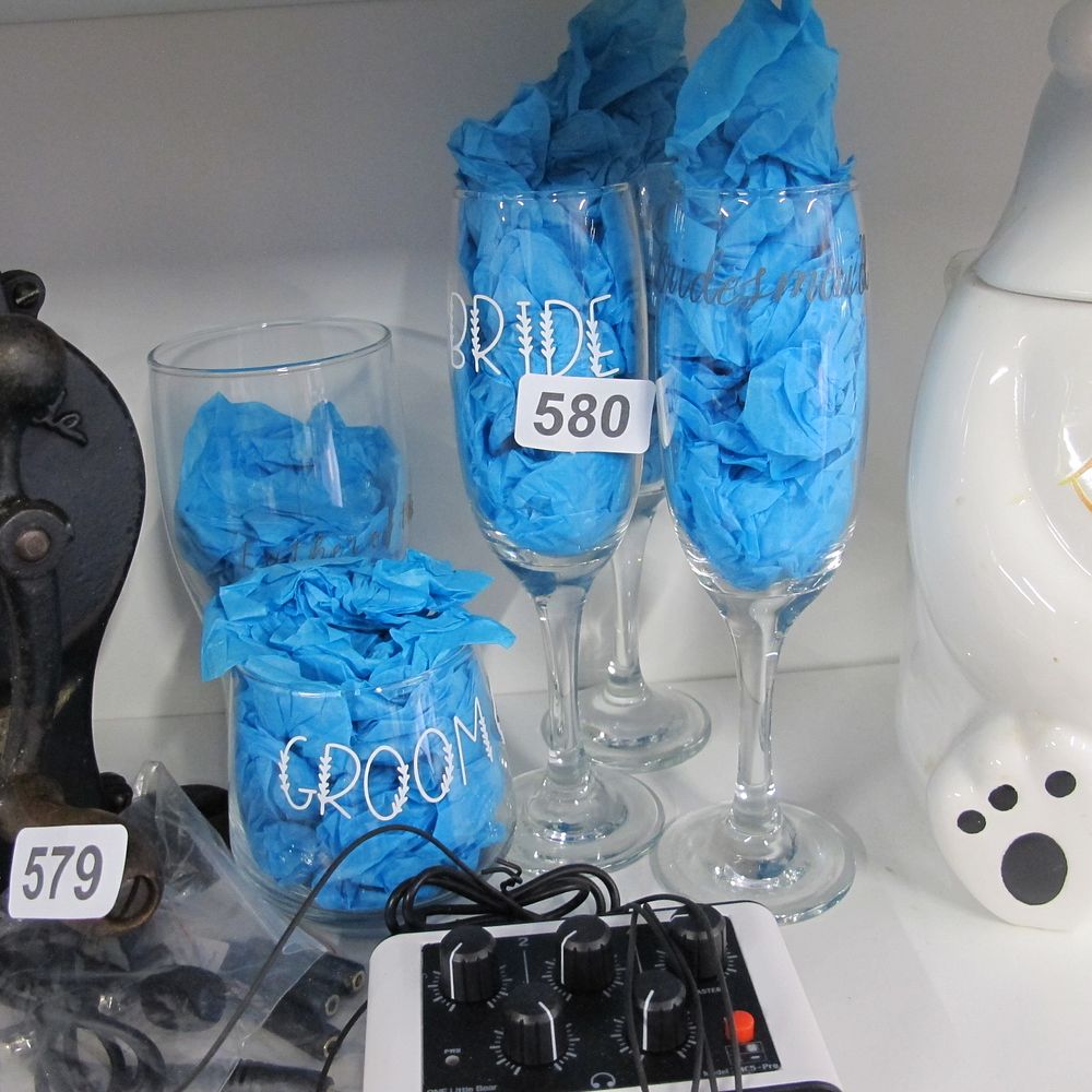 Lot 580: 4 Bridal themed glasses