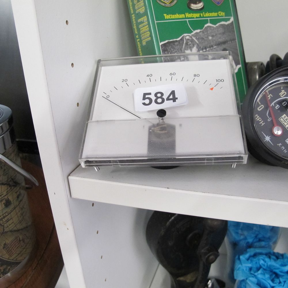 Lot 584: Voltage meter
