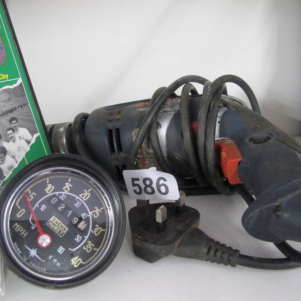 Lot 586: Power drill