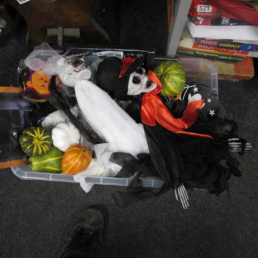 Lot 626: Box of misc Halloween items