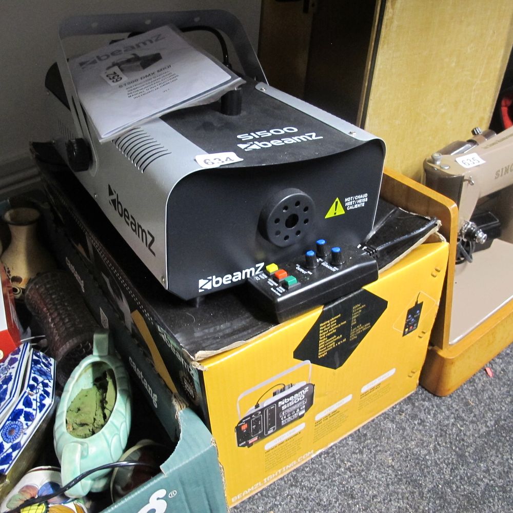 Lot 634: smoke machine
