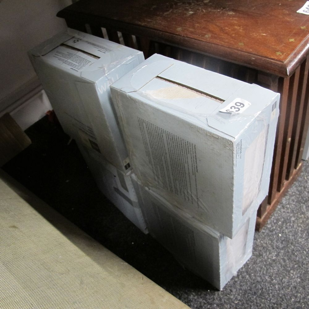 Lot 639: 4 boxes of new tiles
