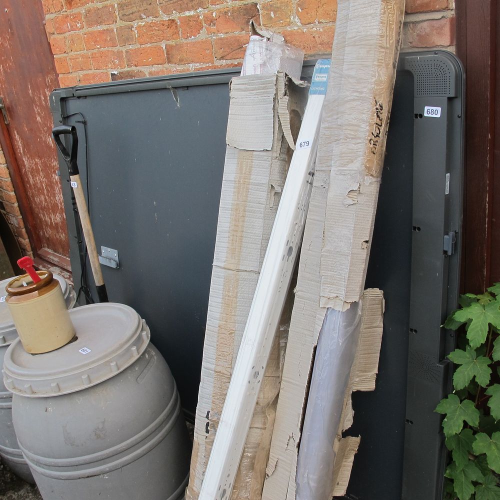 Lot 680: huge white board/projector screen