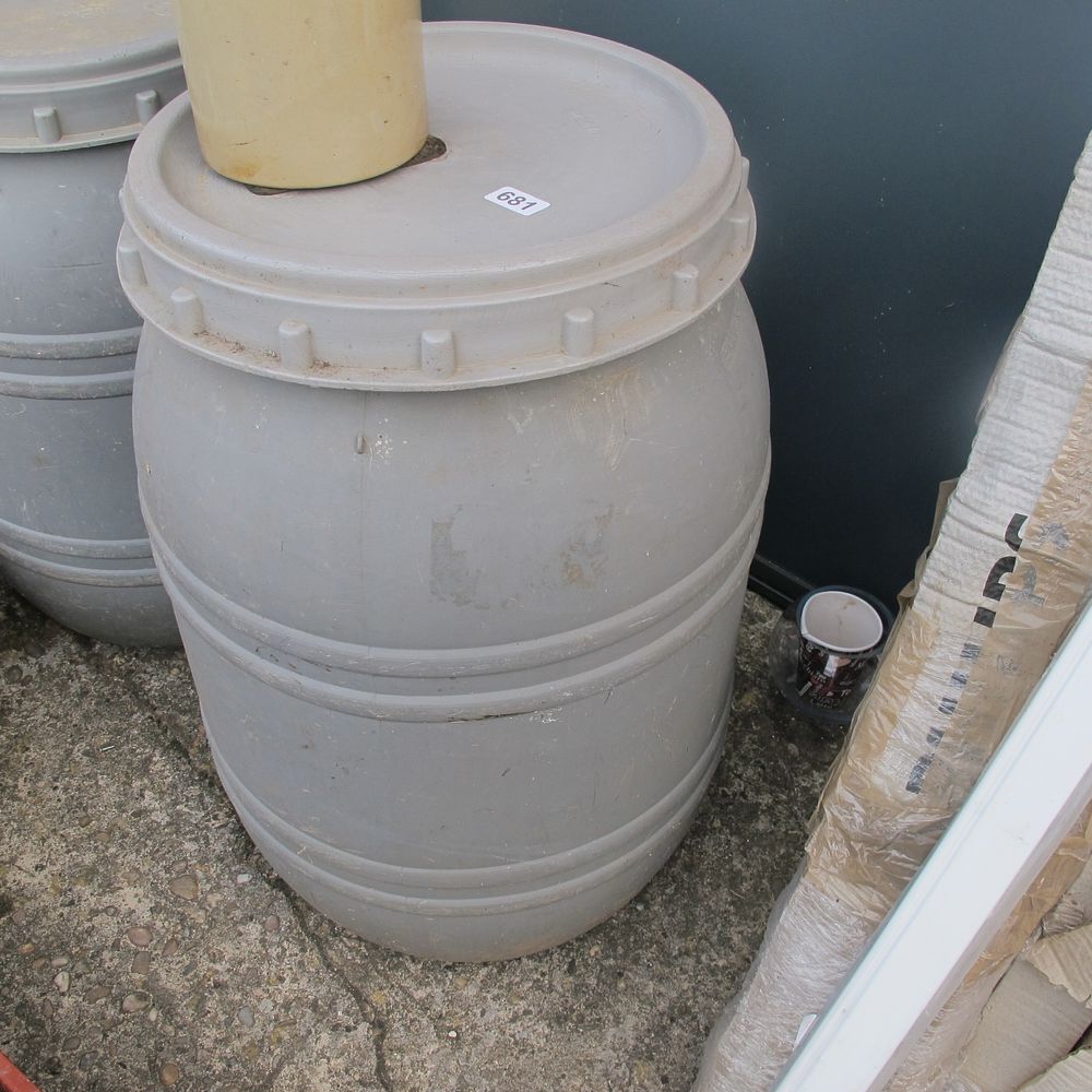 Lot 681: Large plastic barrel with lid