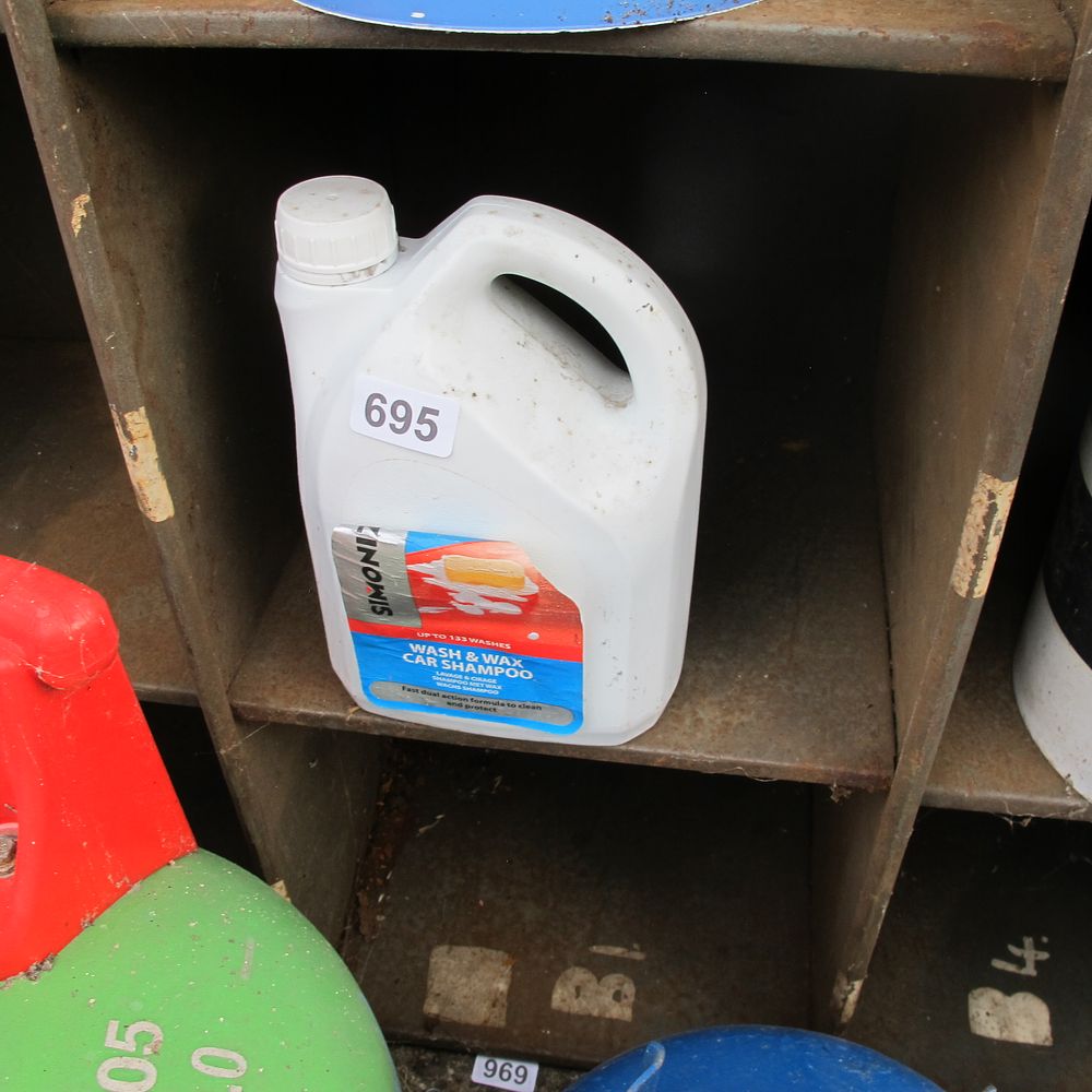 Lot 695: Wash and wax addative