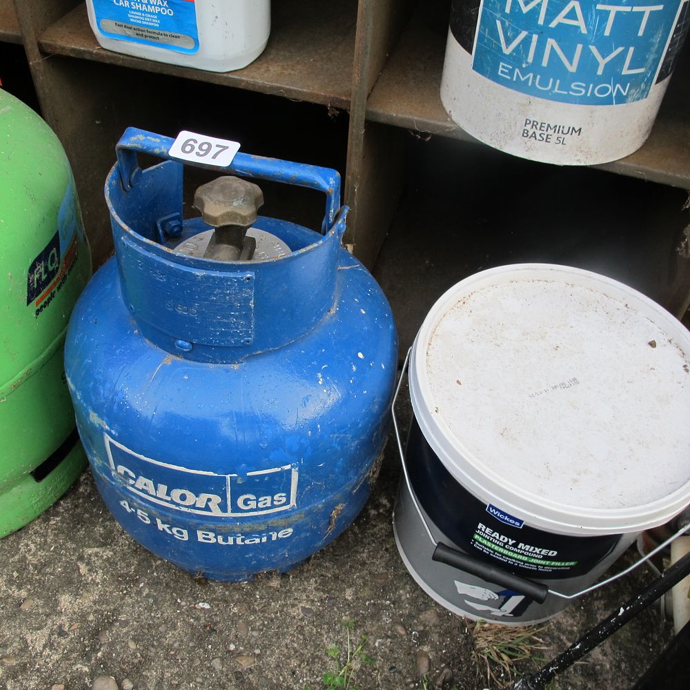 Lot 697: Calor gas cannister