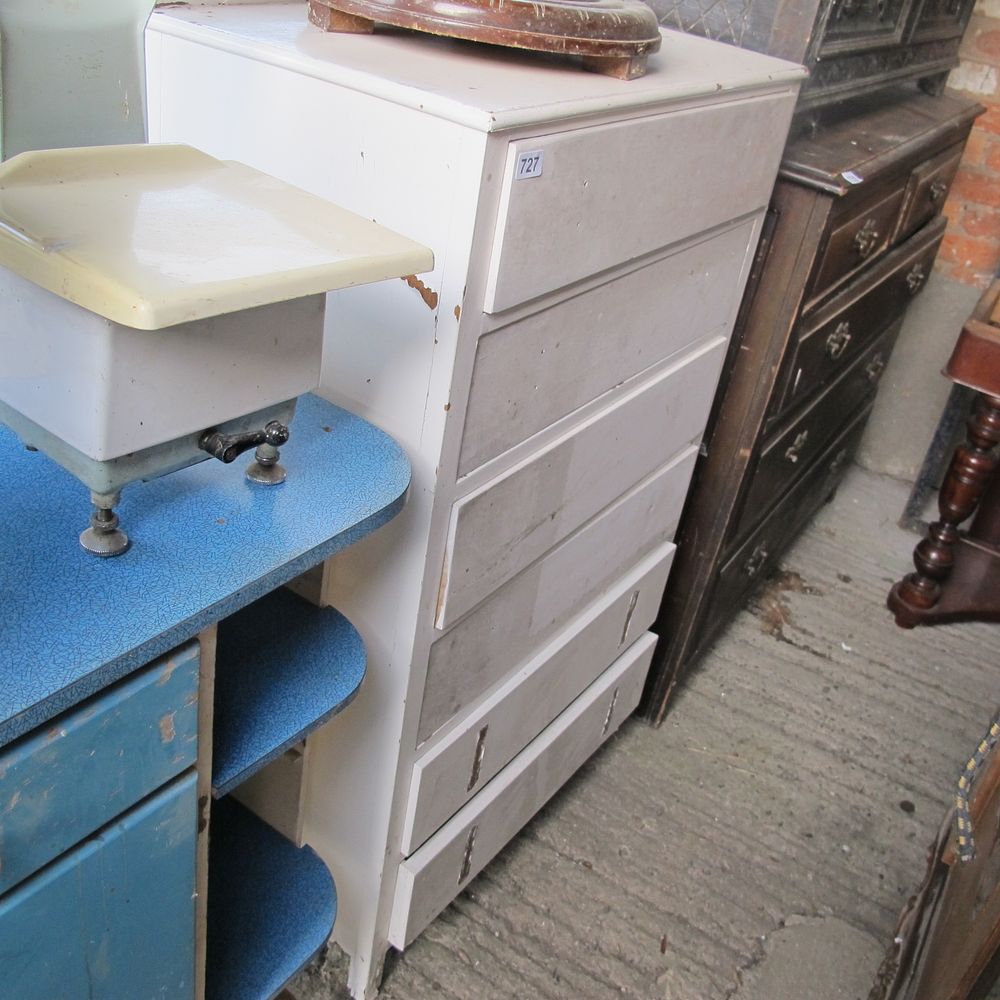 Lot 727: wooden chest of drawers