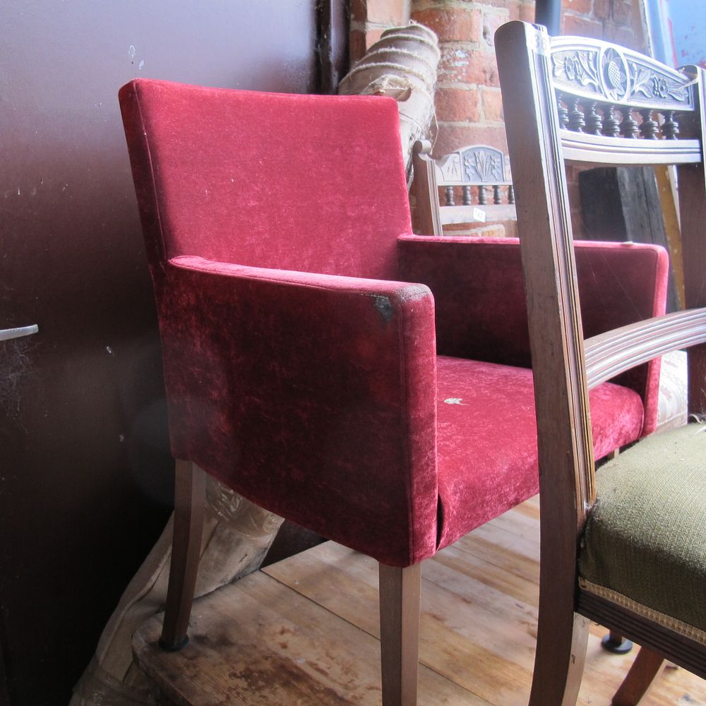 Lot 739: Fabric chair
