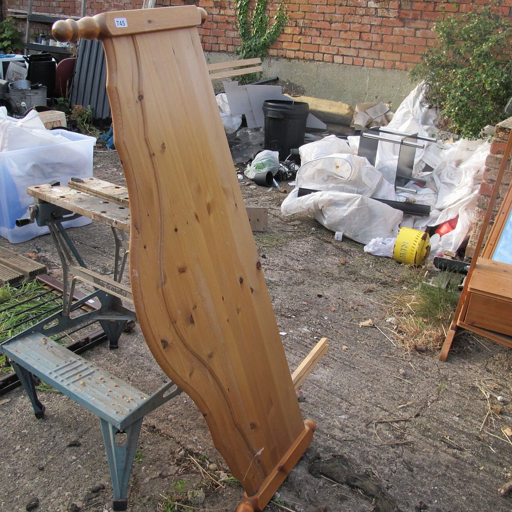 Lot 745: Pine double head board