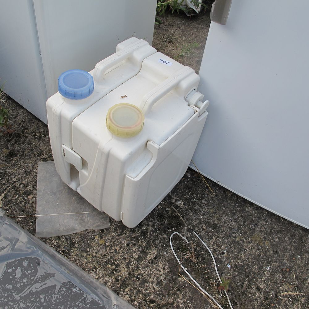 Lot 757: camping toilet
