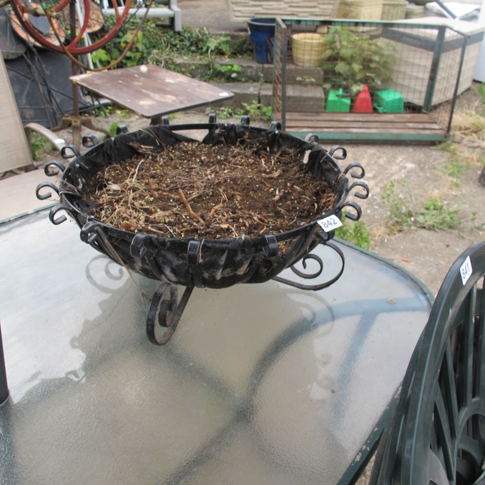 Lot 842: metal planter