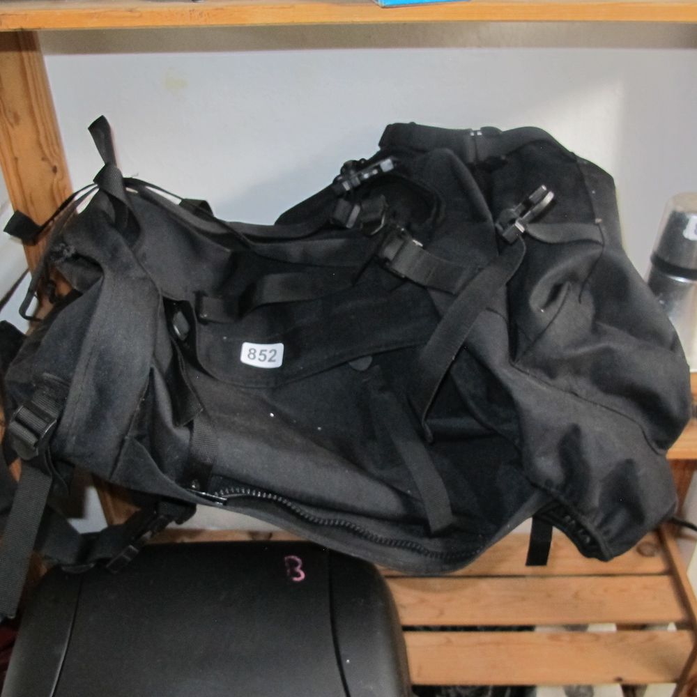 Lot 852: large luggage bag