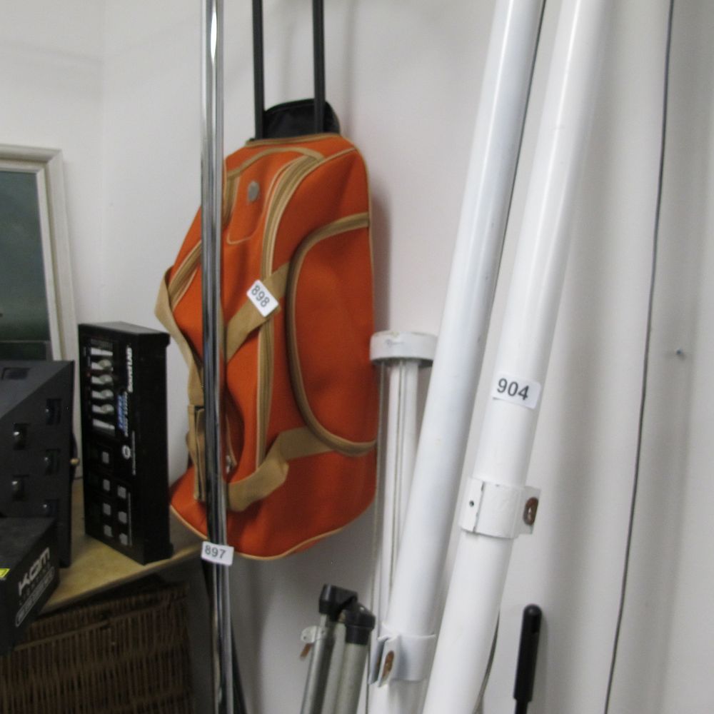 Lot 898: pull along travel bag