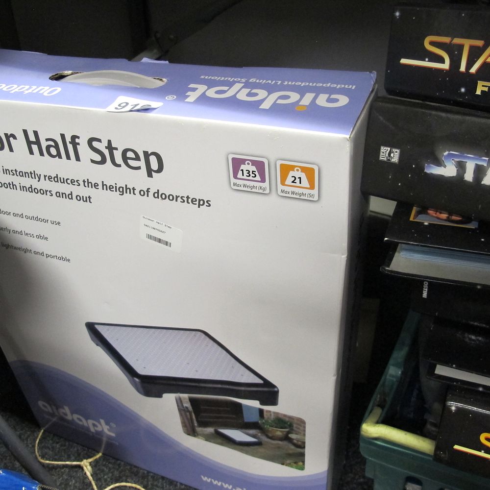 Lot 919: half step new boxed