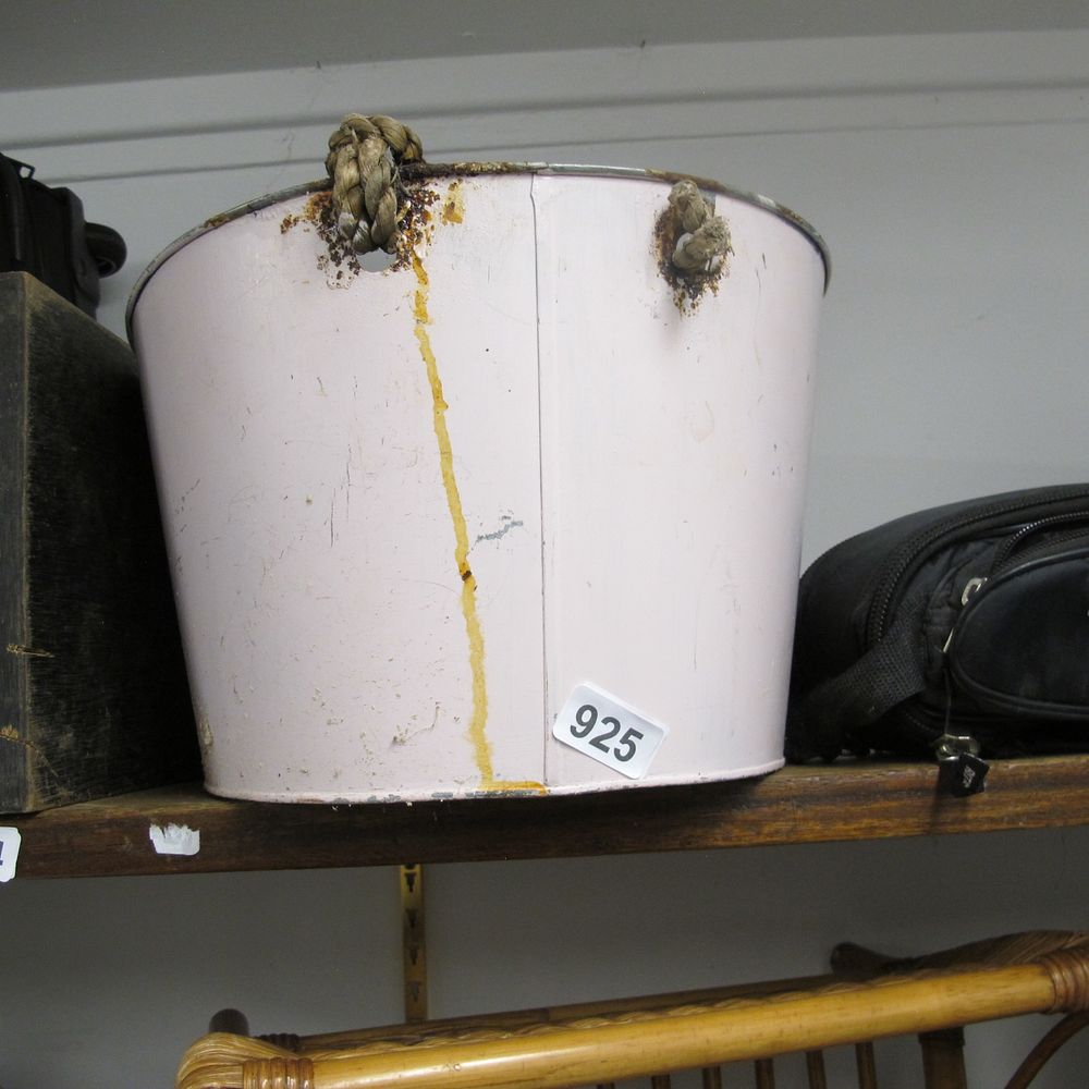 Lot 925: metal planter