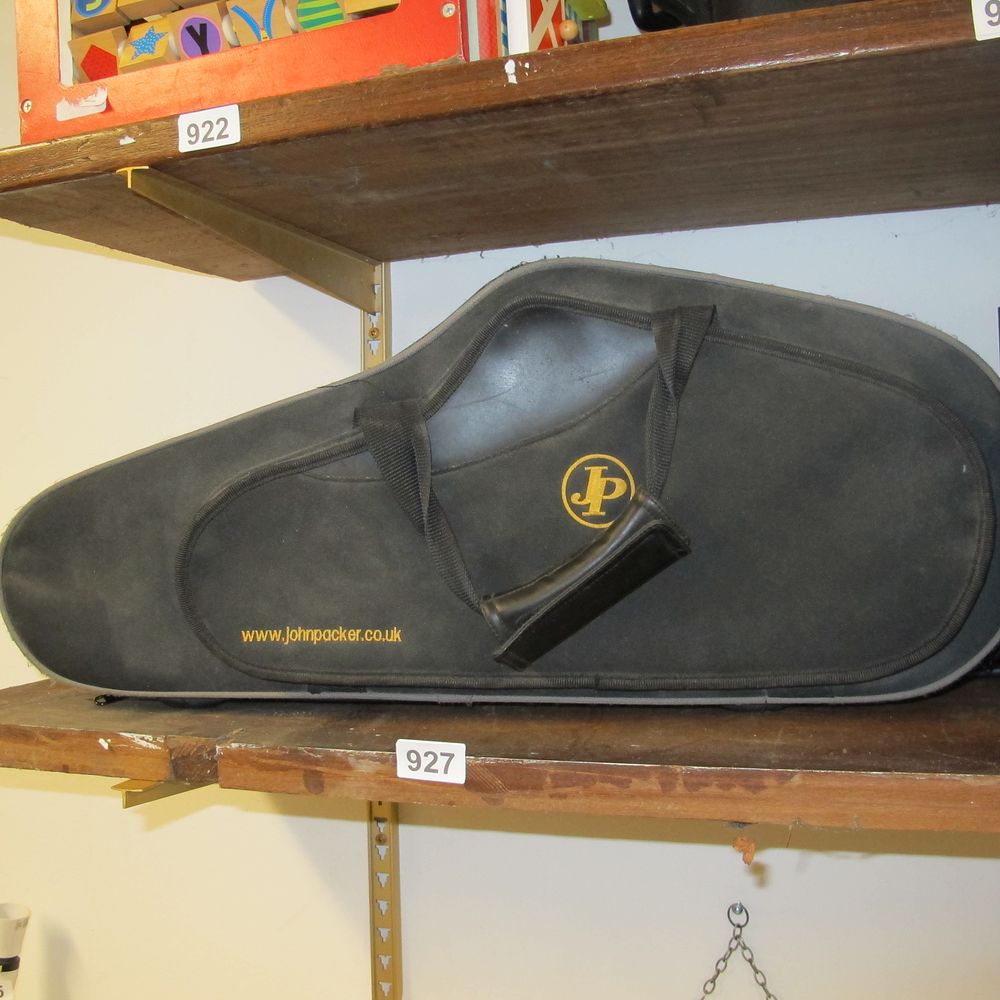Lot 927: tennis racquet carry bag