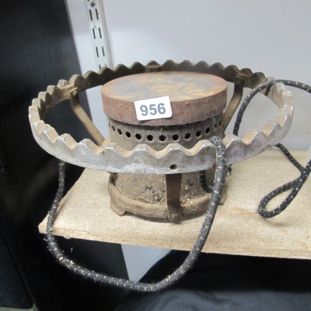 Lot 956: large gas heater