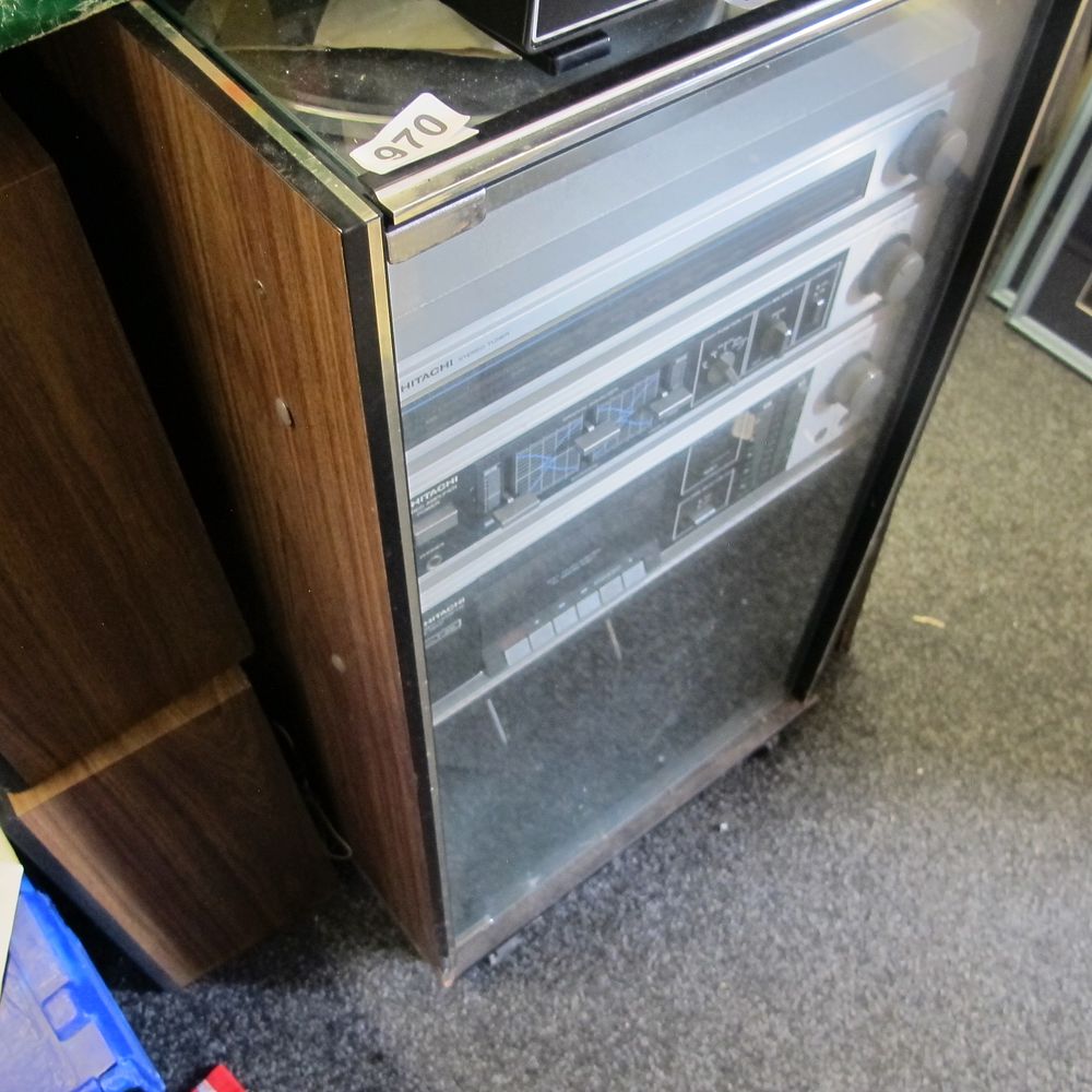 Lot 970: vintage Hitachi hifi