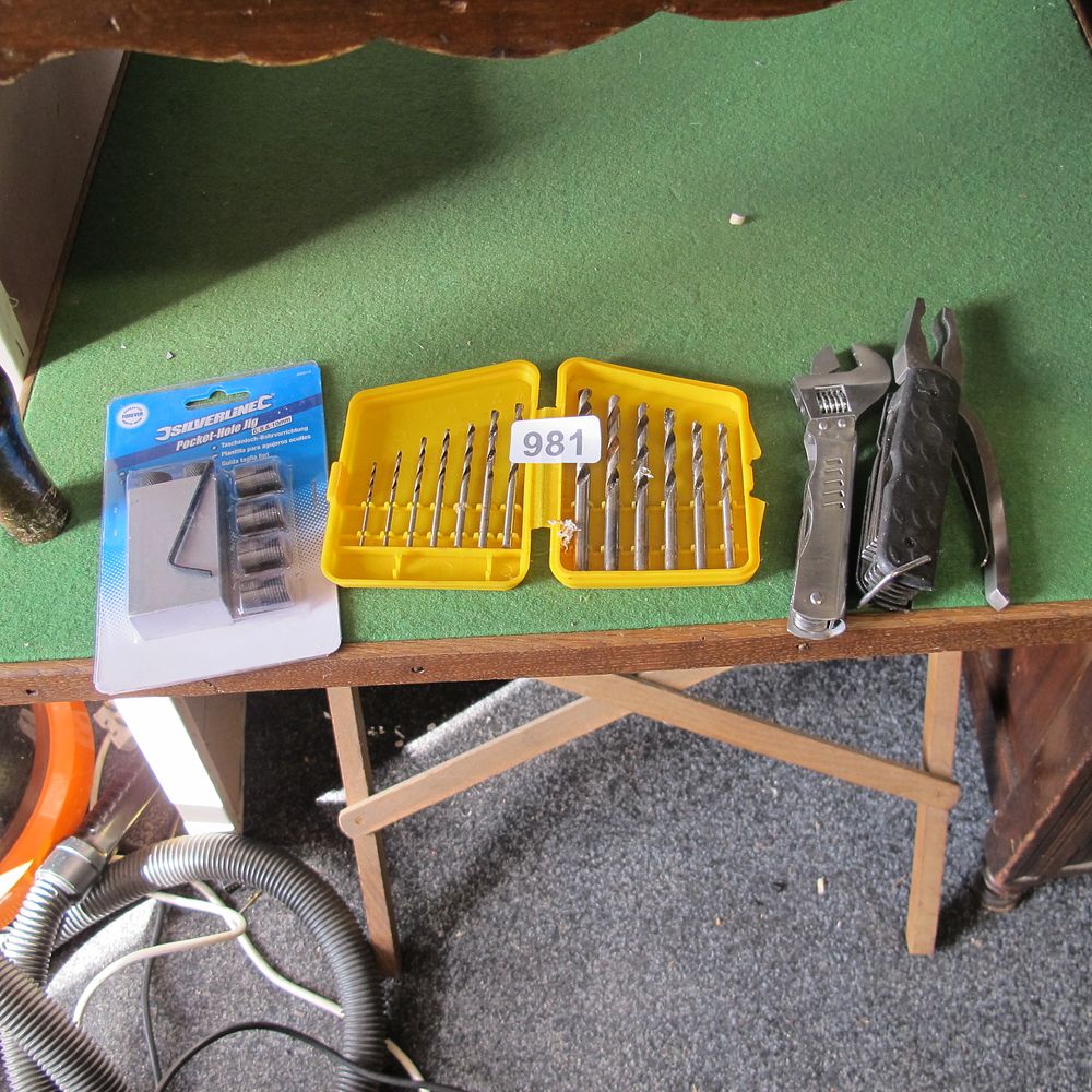 Lot 981: various tools