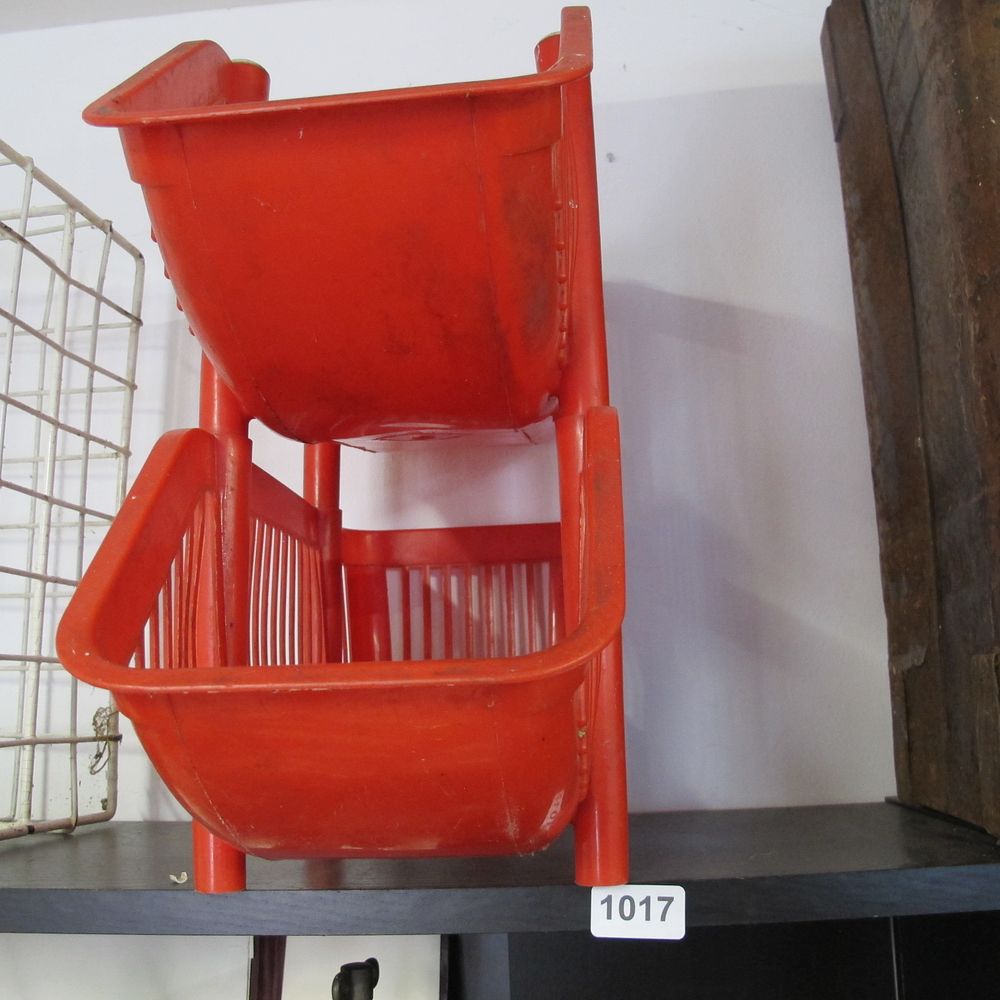 Lot 1017: Stackable storage boxes 