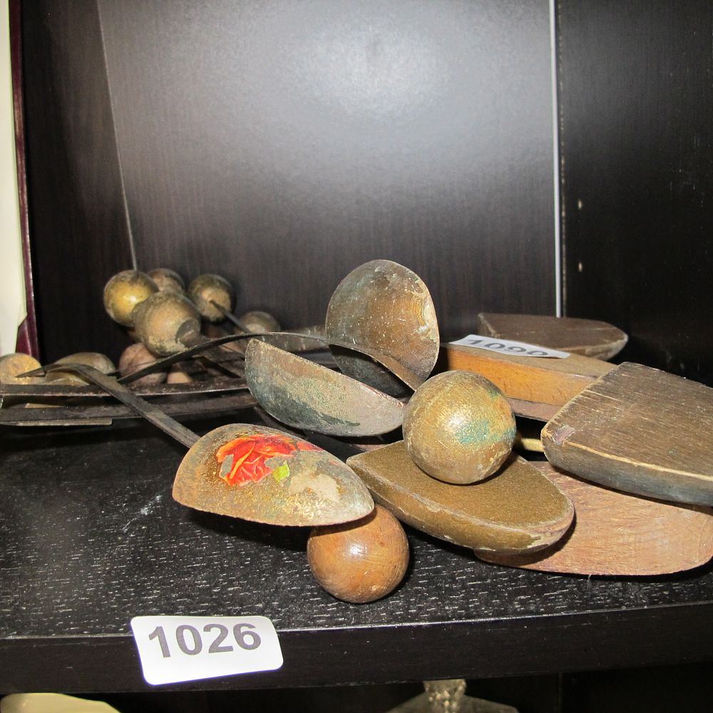Lot 1026: Variety of shoe lasts 