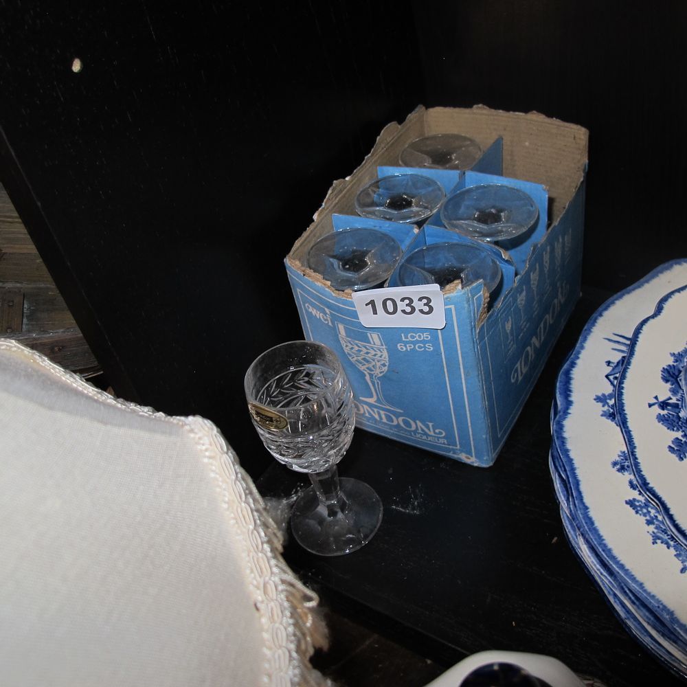 Lot 1033: Boxed London crystalware 