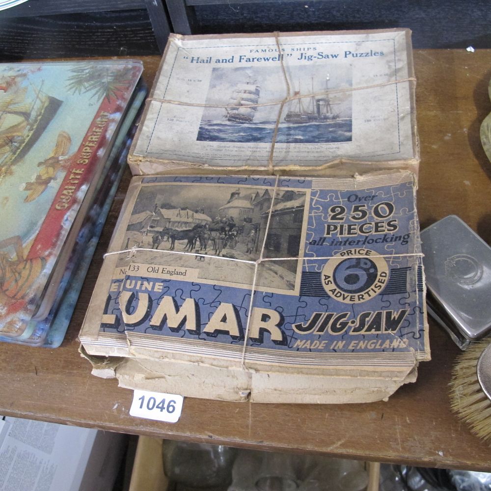 Lot 1046: Vintage jigsaws 