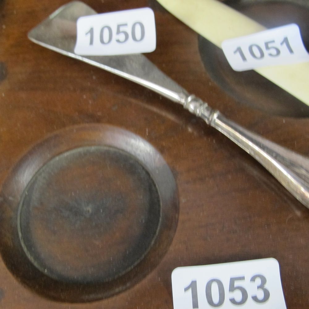 Lot 1050: Fancy shoehorn silver handled