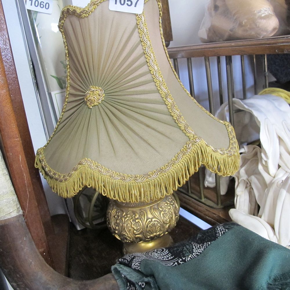 Lot 1057: Table lamp 