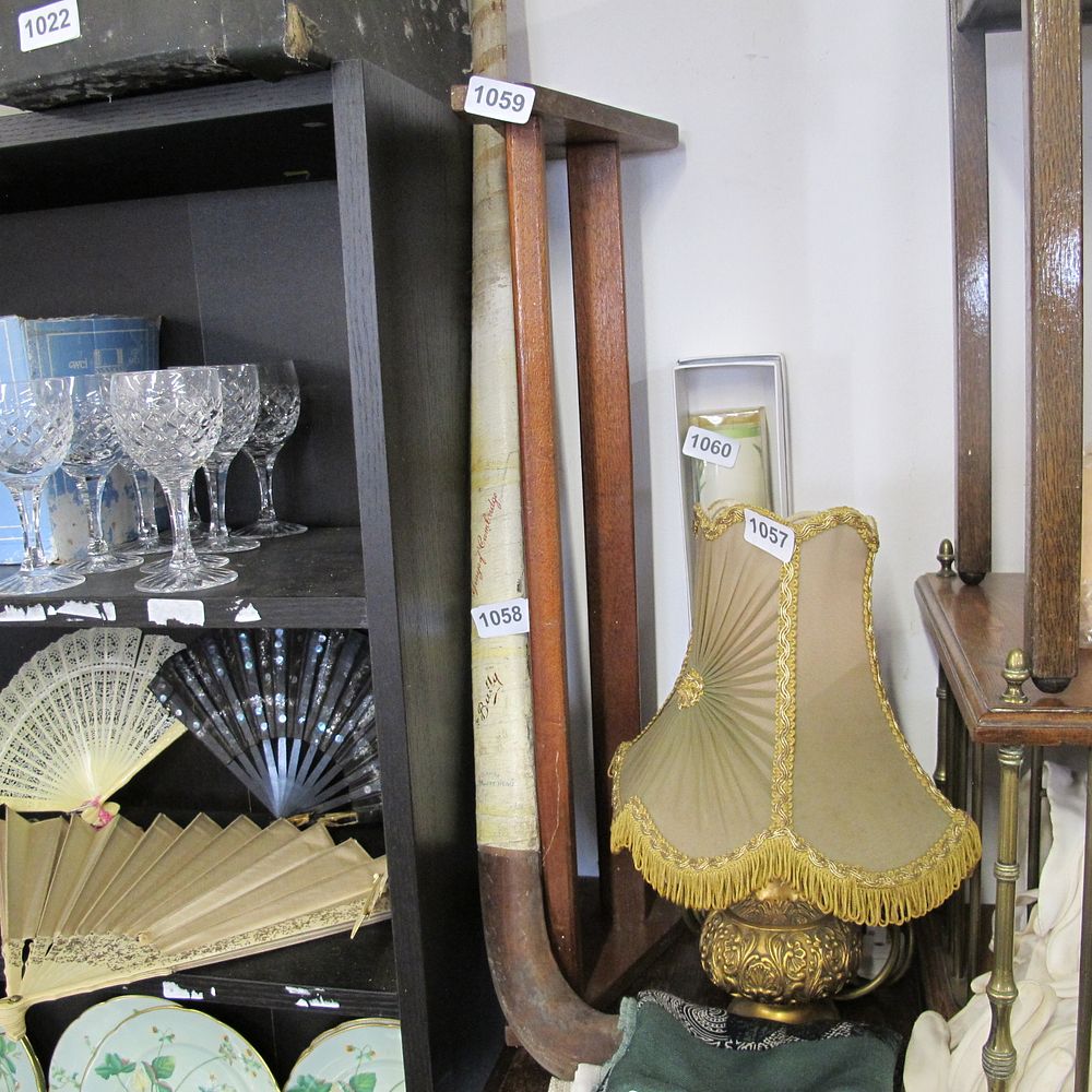 Lot 1058: Wooden rack 