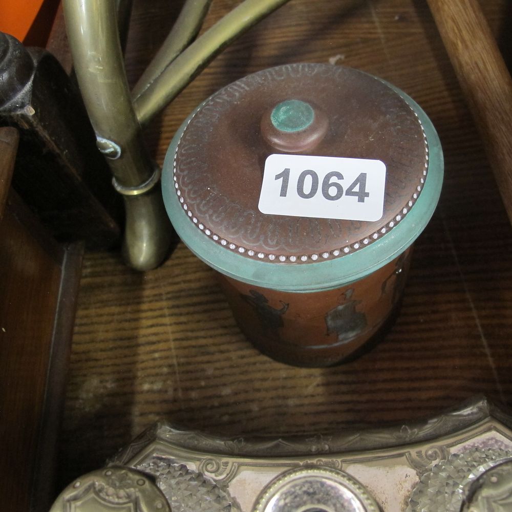 Lot 1064: Lidded ceramic pot 