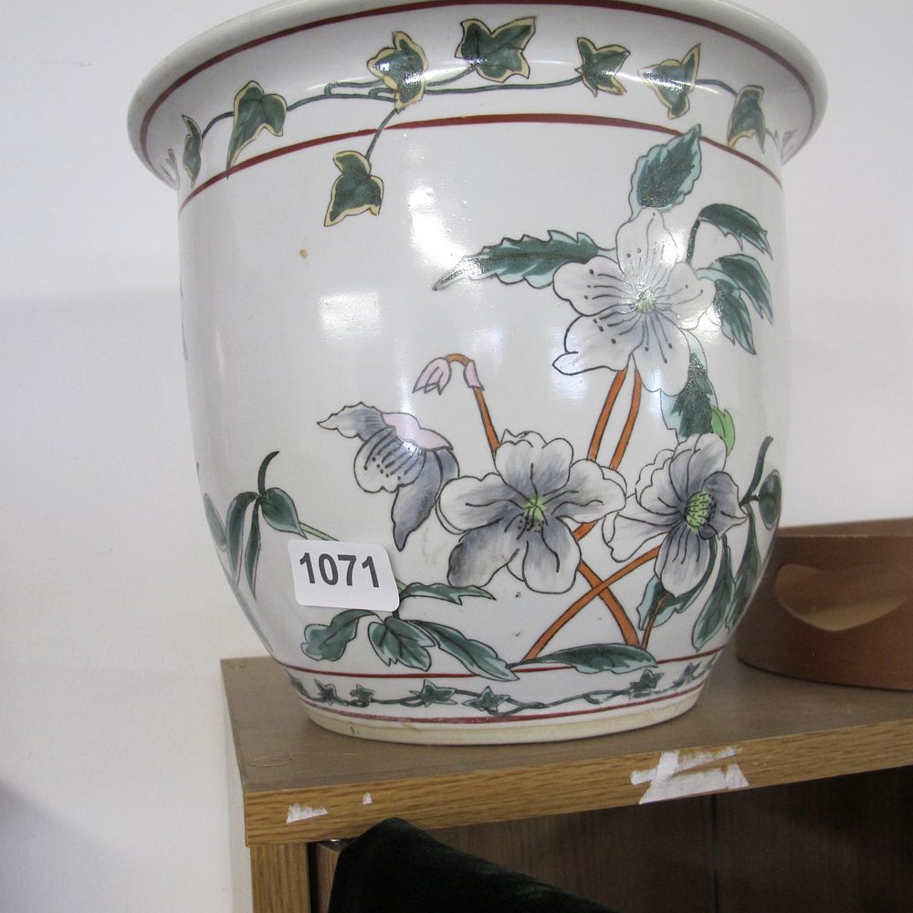 Lot 1071: Ceramic planter 
